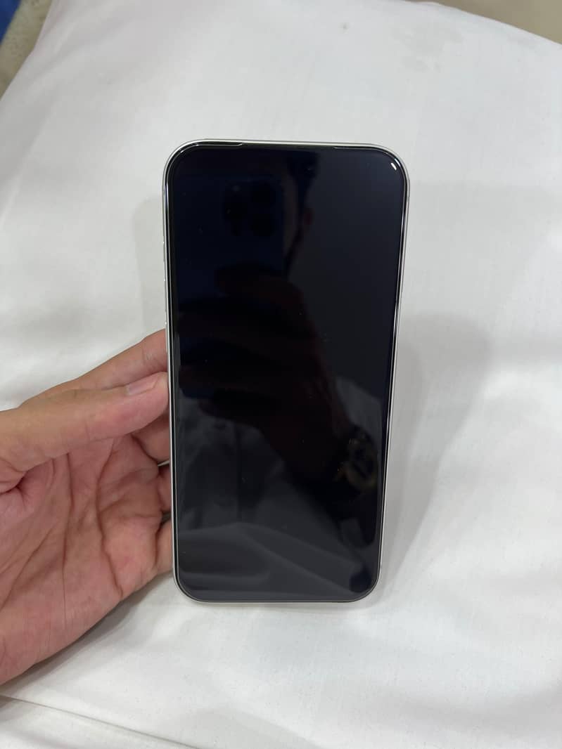 Apple iPhone 14 Pro Max 6
