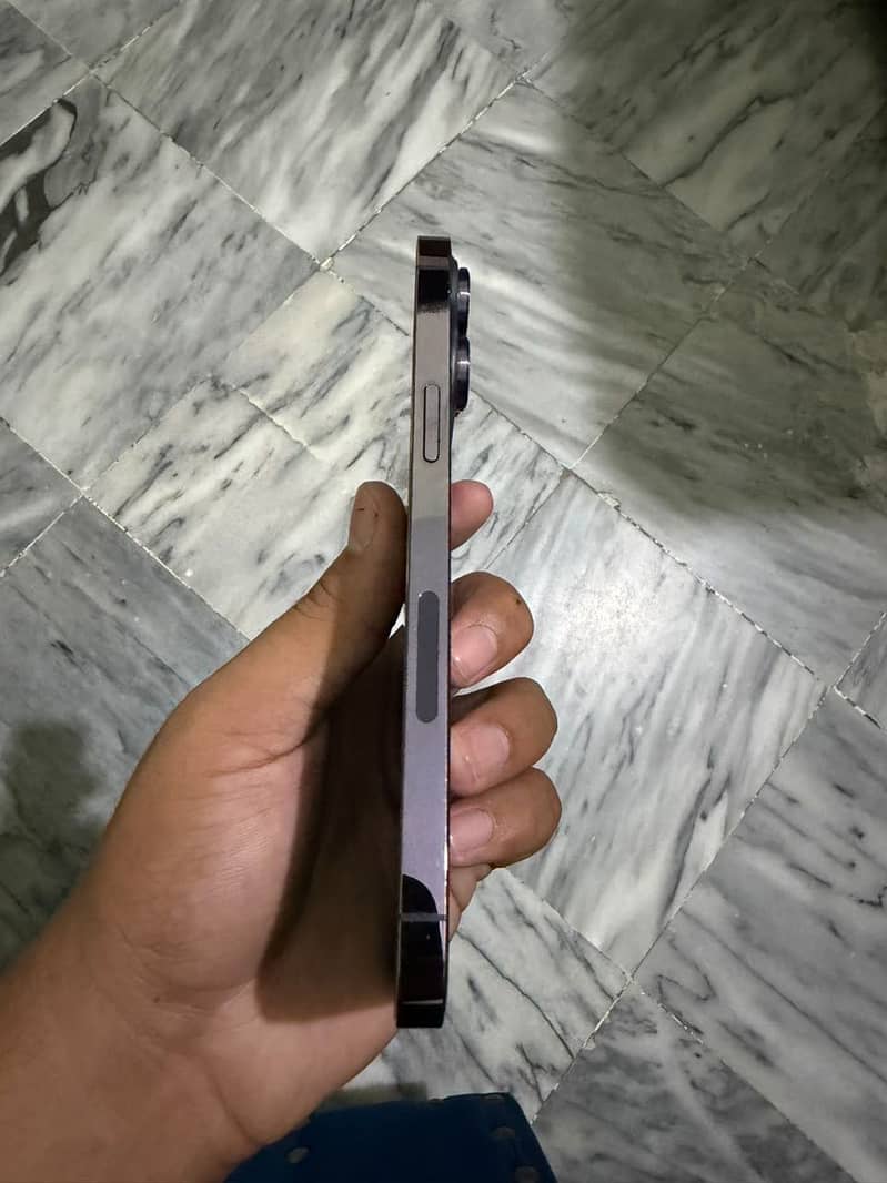 Apple iPhone 14 Pro Max 9
