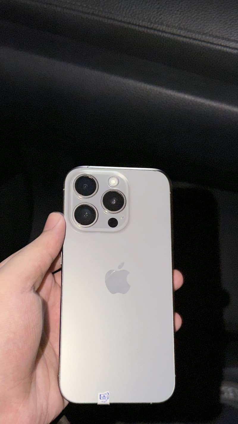 Apple iPhone 15 Pro 0