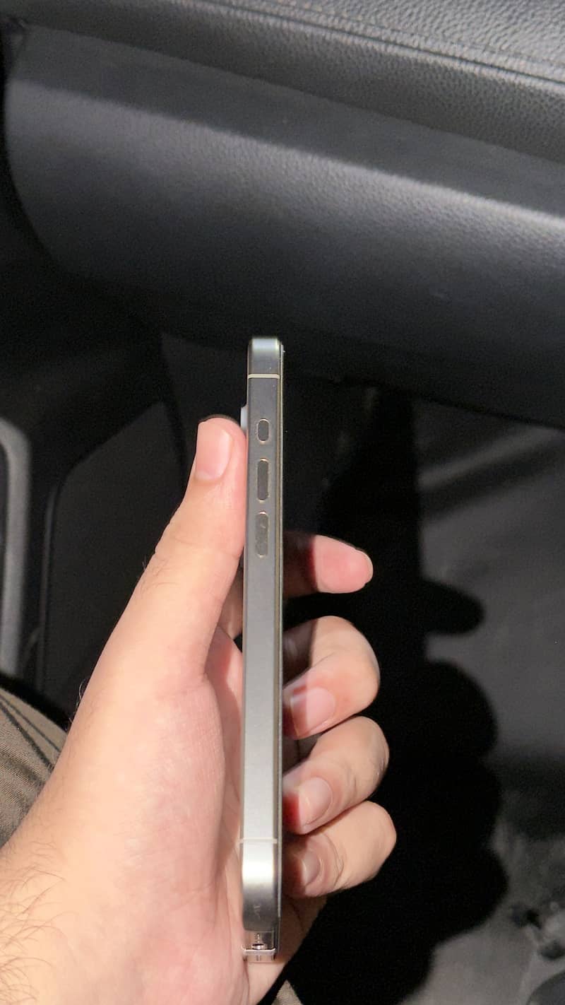 Apple iPhone 15 Pro 1