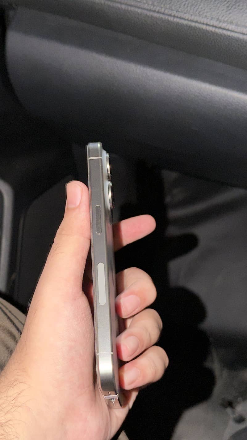 Apple iPhone 15 Pro 2