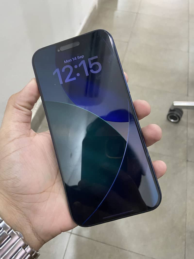 Apple iPhone 17 Pro Max 3