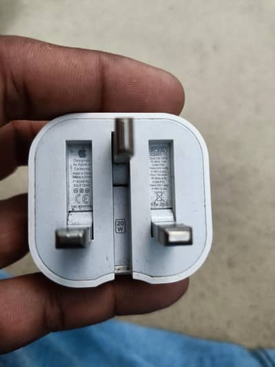 Apple original charger 20W