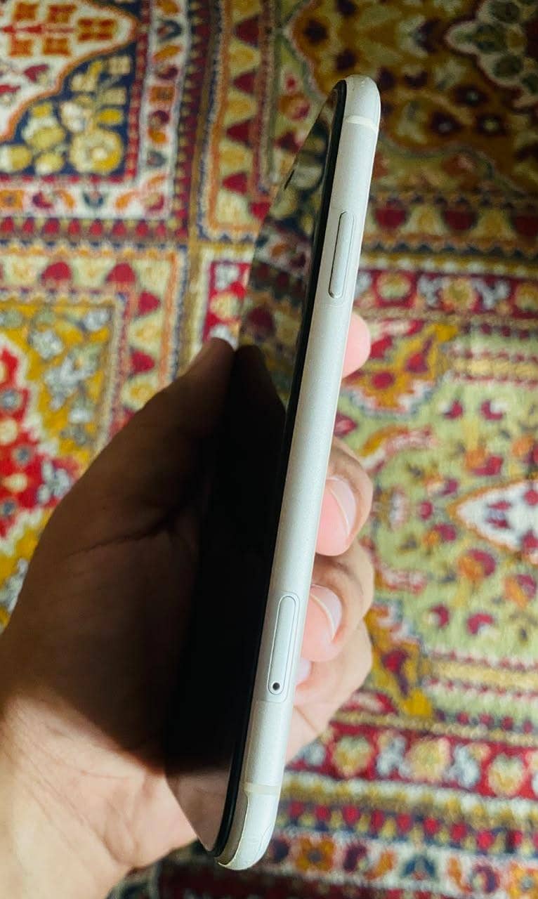 Apple iPhone 11 2