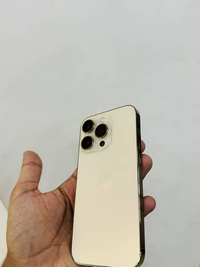 Apple iPhone 14 Pro 2