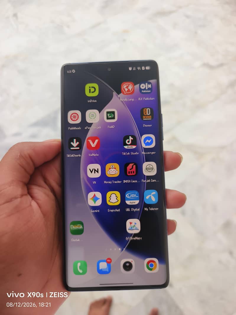 Tecno CAMON 30S 3