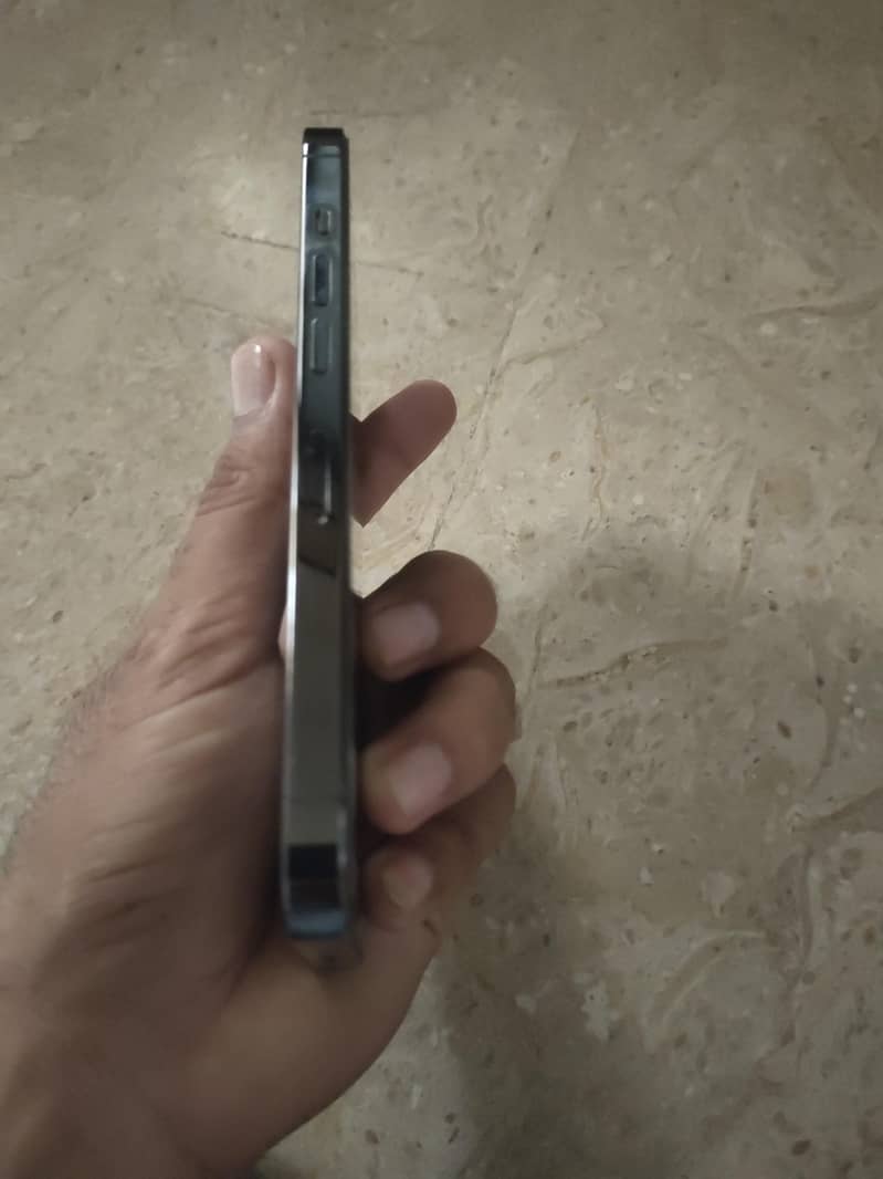 Apple iPhone 13 Pro 3