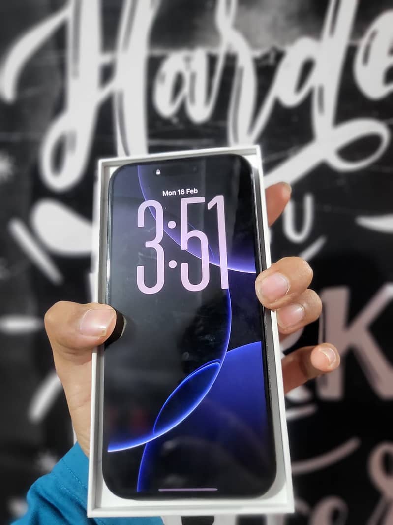 Apple iPhone 16 Pro Max 3