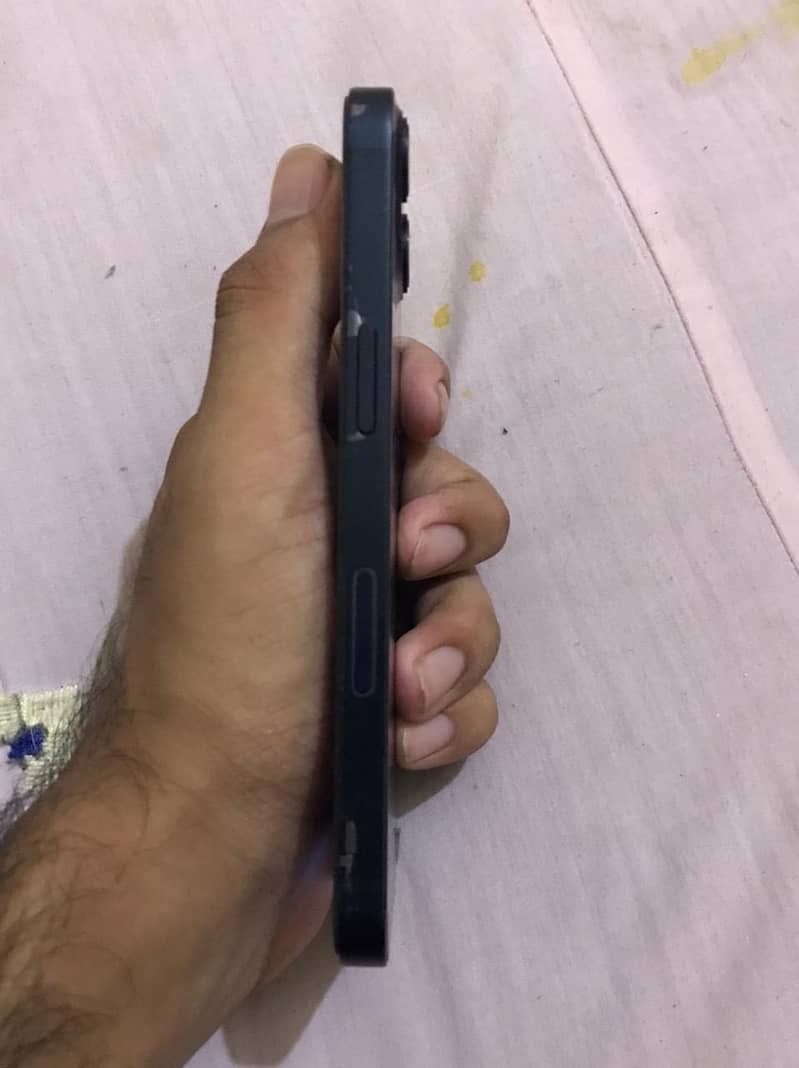 Apple iPhone 13 3