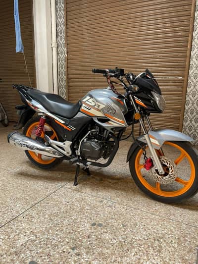 Honda cb 150f (special edition)