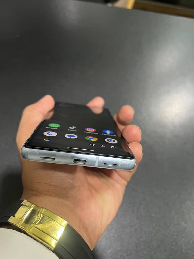 Google Pixel 7A 4