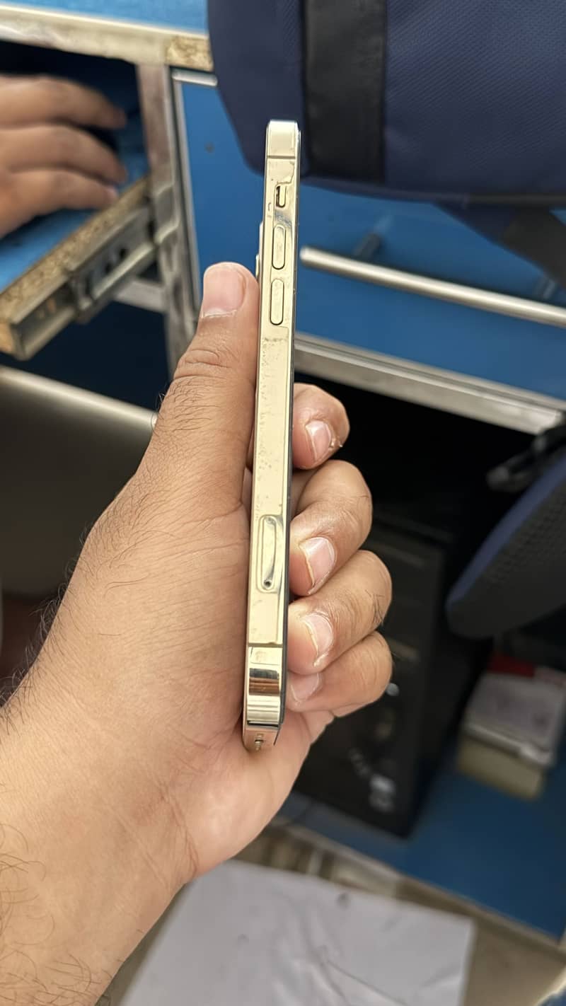 Apple iPhone 12 Pro 1