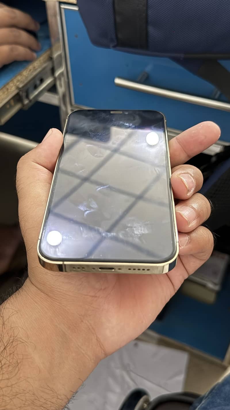 Apple iPhone 12 Pro 2