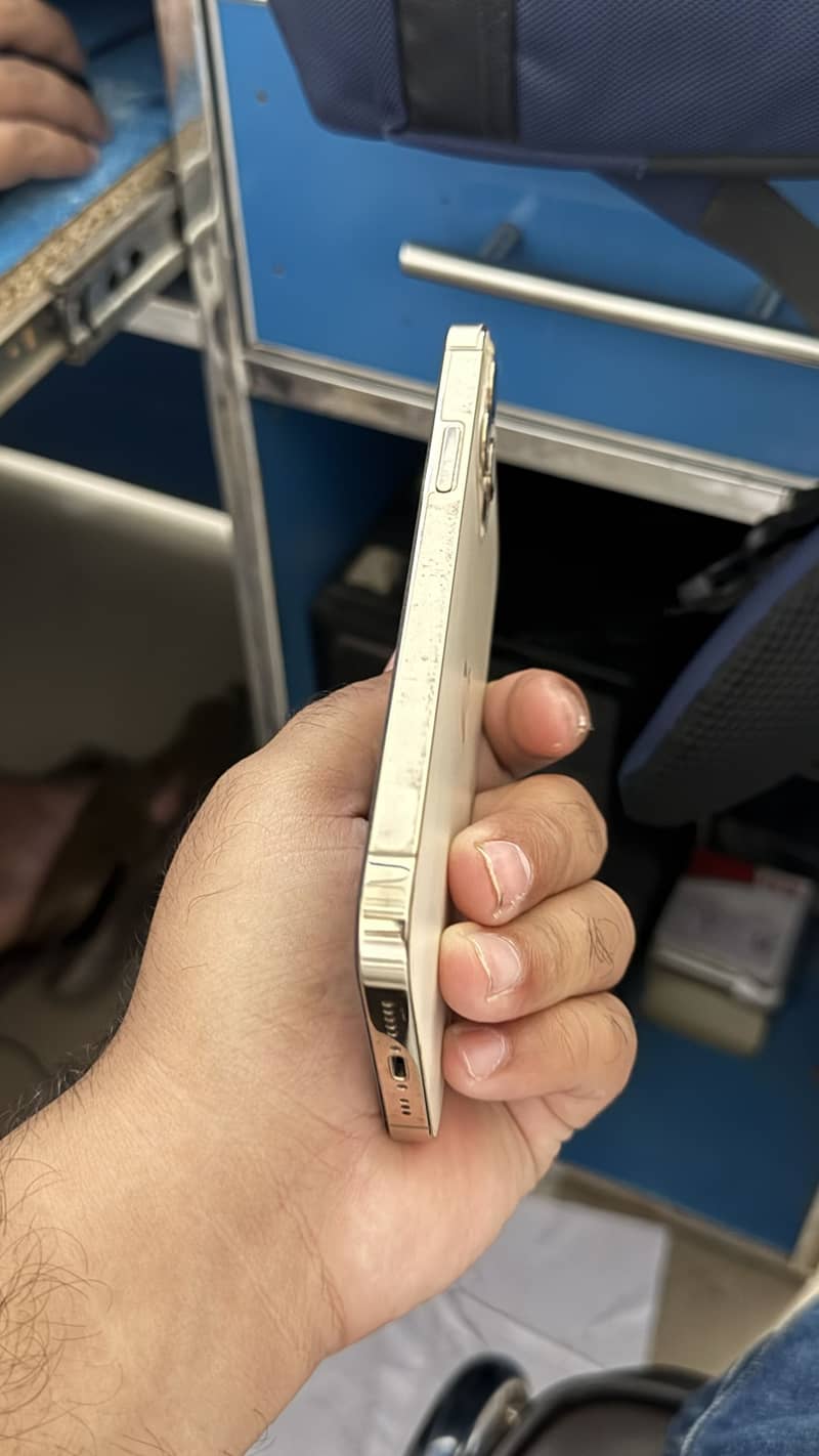 Apple iPhone 12 Pro 4