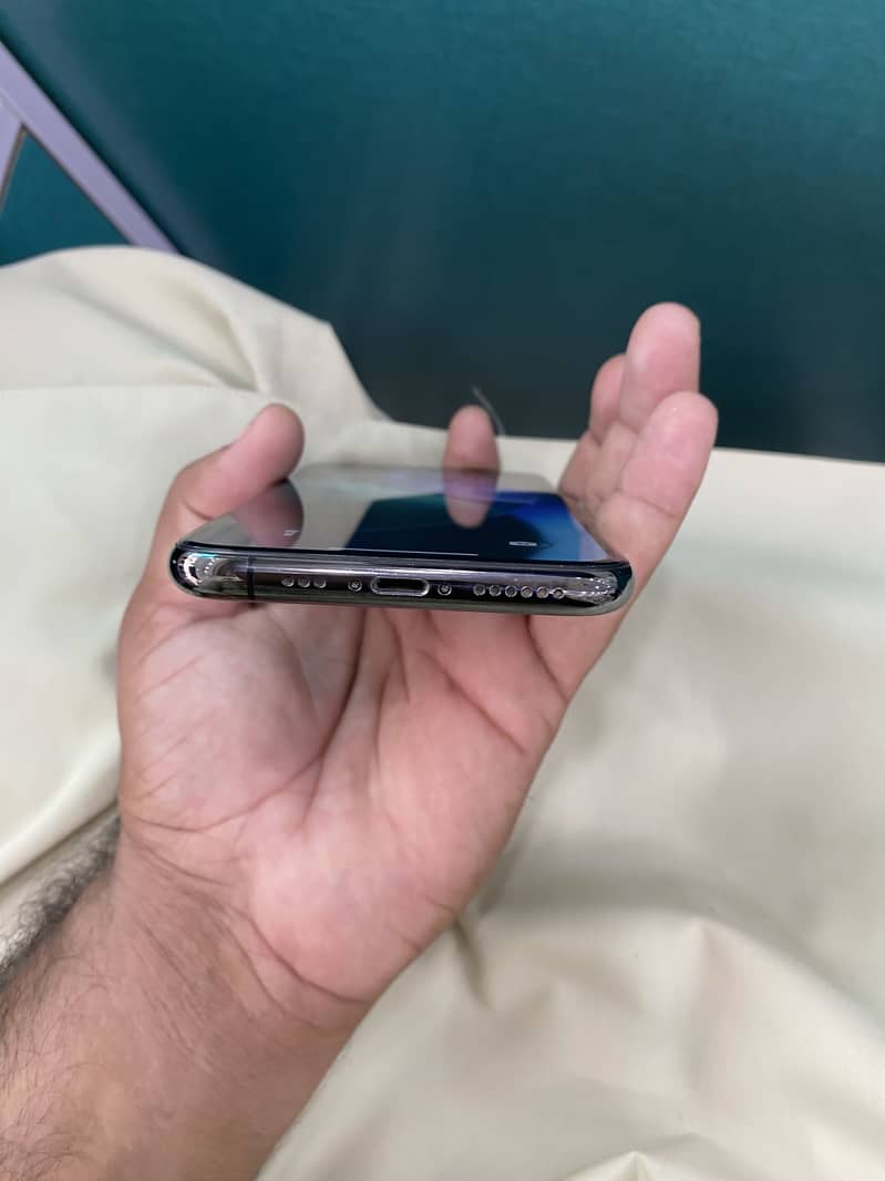 Apple iPhone 11 Pro 3
