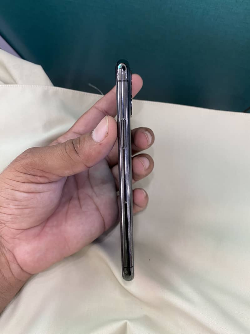 Apple iPhone 11 Pro 5
