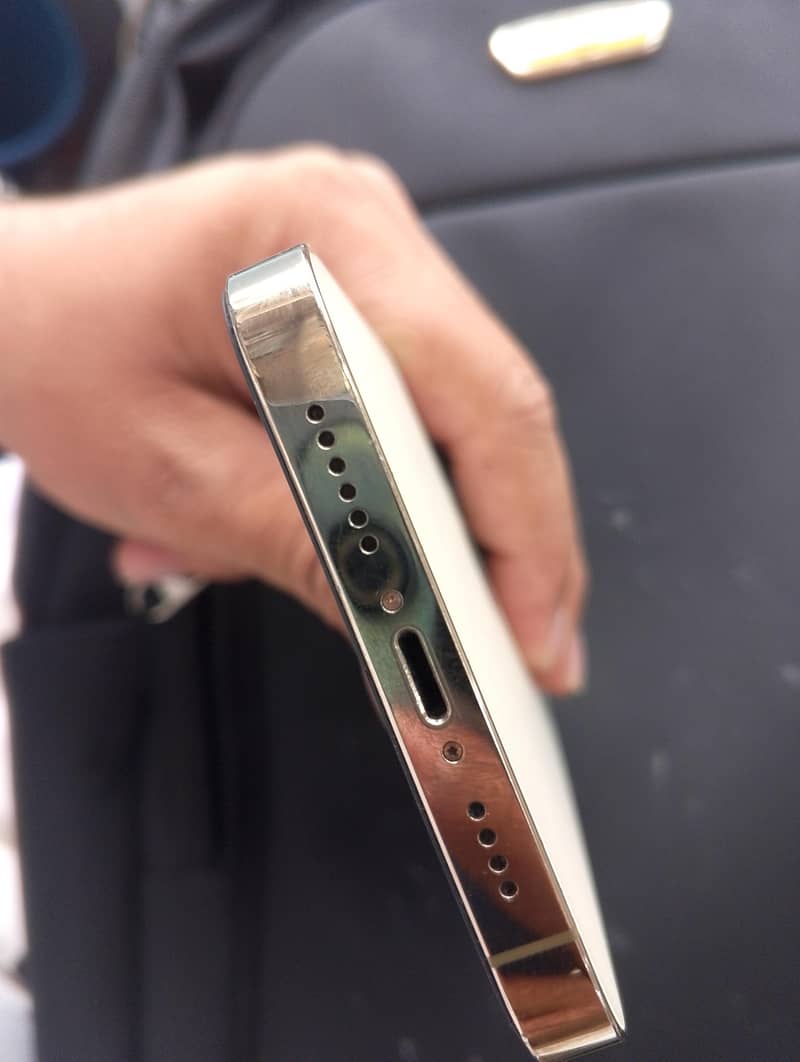 Apple iPhone 14 Pro Max 2