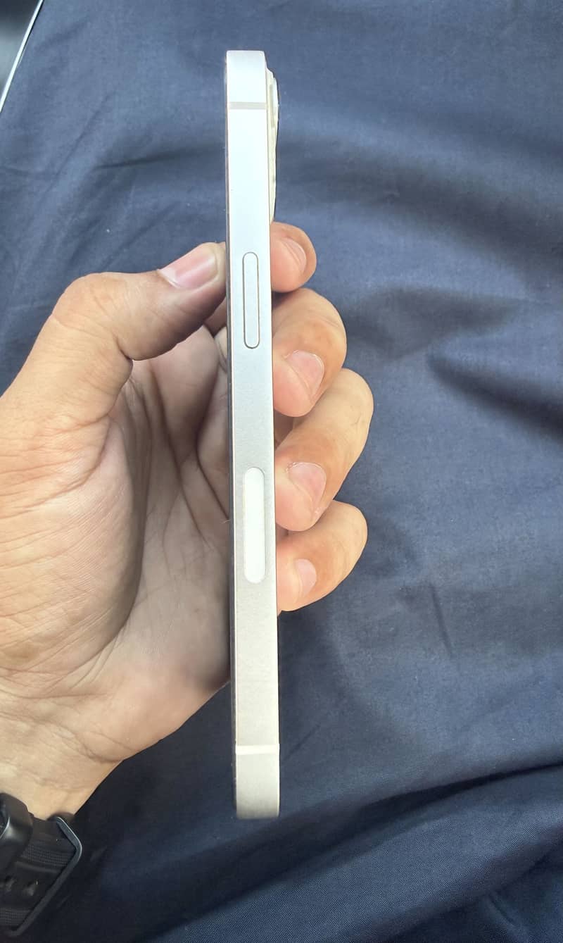 Apple iPhone 13 1