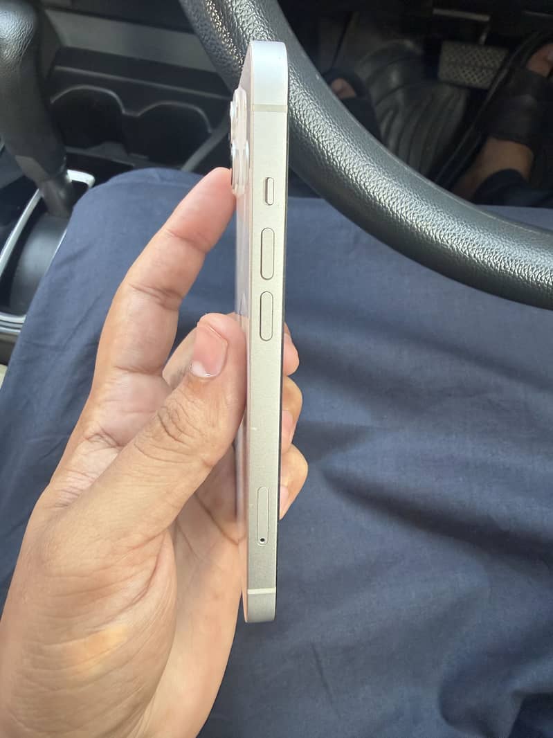 Apple iPhone 13 3