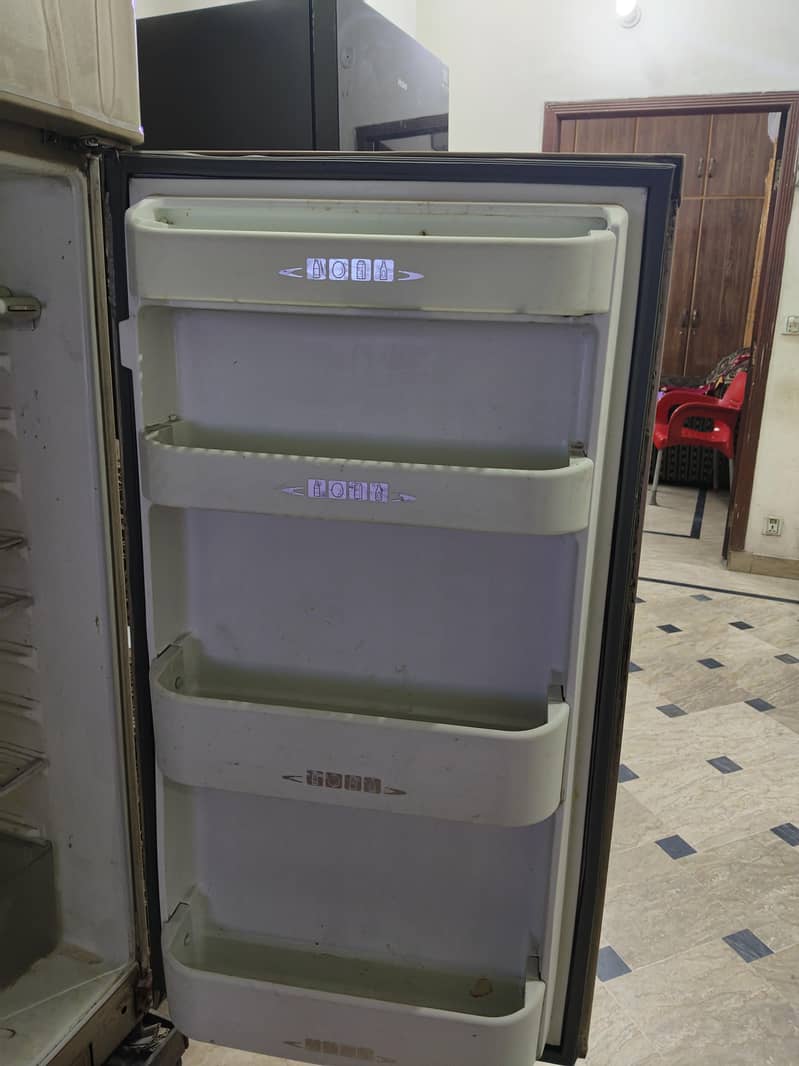 REFRIGERATOR 3
