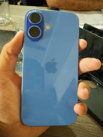 Apple iPhone 16