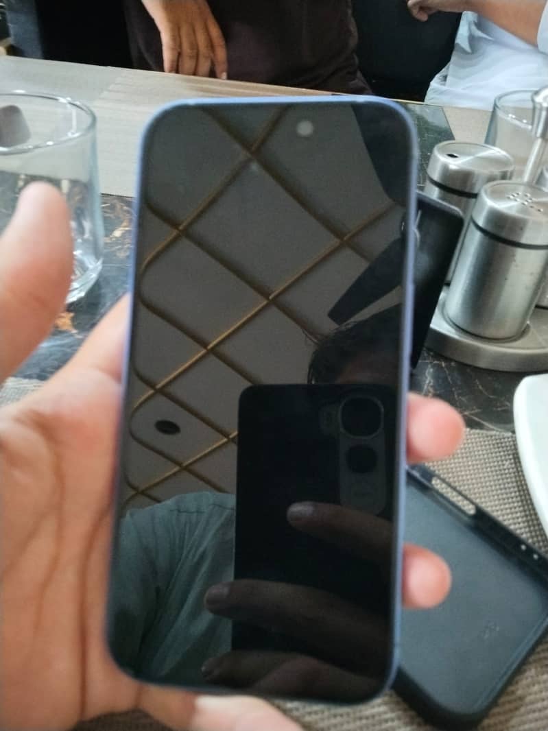 Apple iPhone 16 1