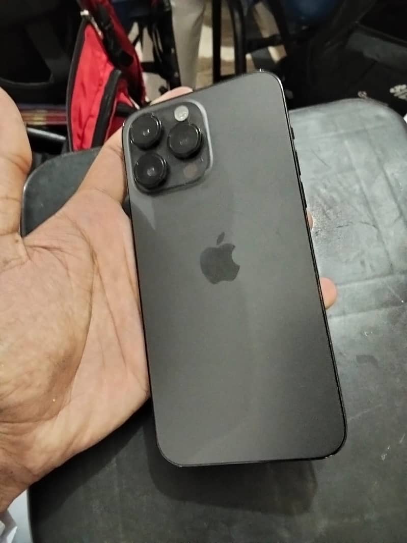 Apple iPhone 14 Pro Max 4