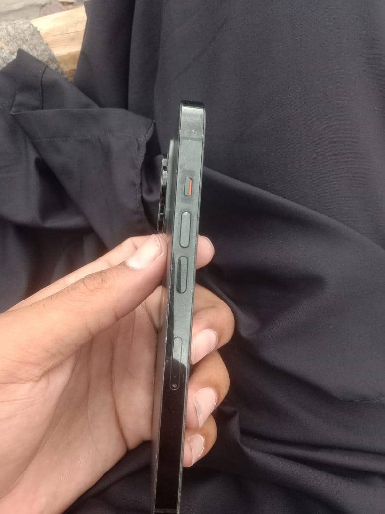 Apple iPhone 14 Pro 3