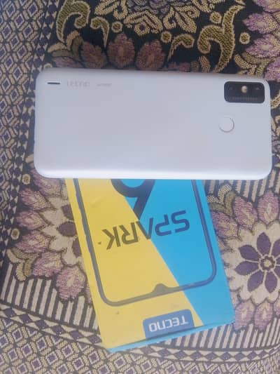 Tecno Spark 6 Go 4 64 mobile box
