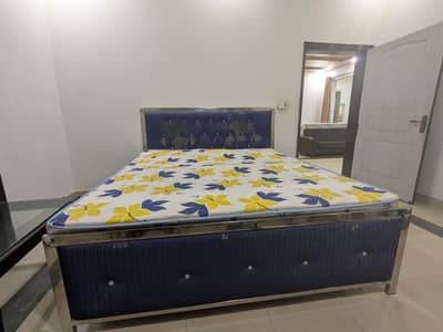 king size bed with mattress