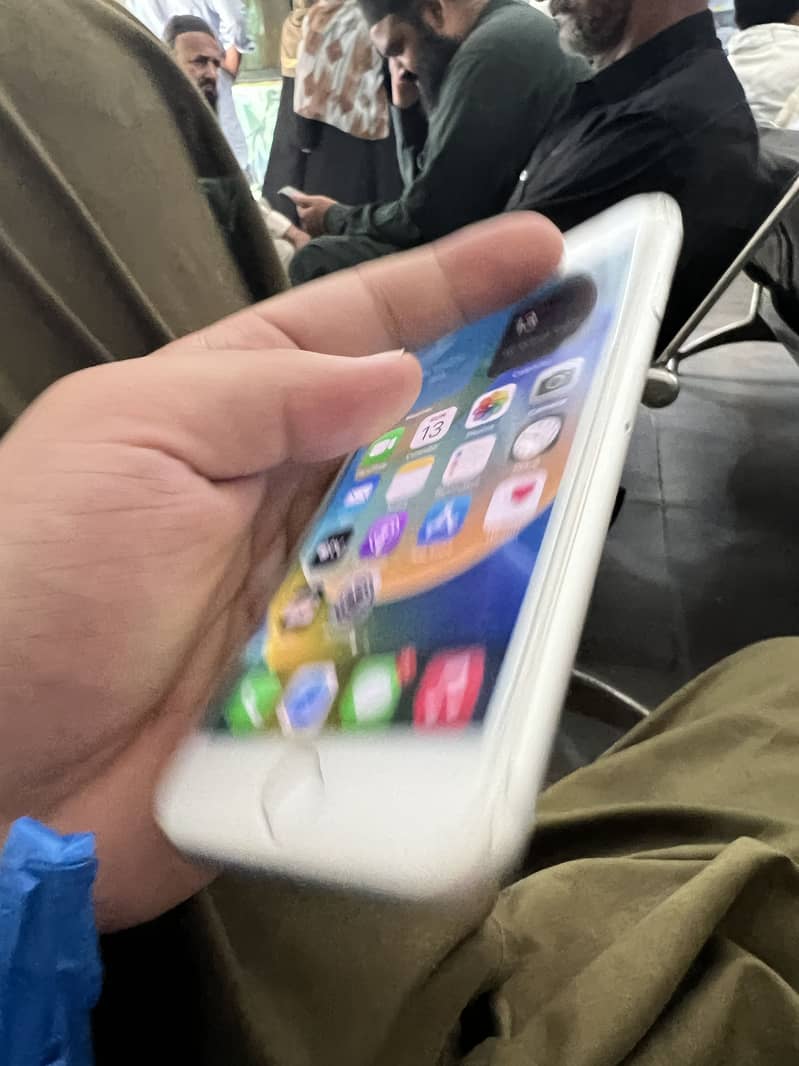Apple iPhone 8 1