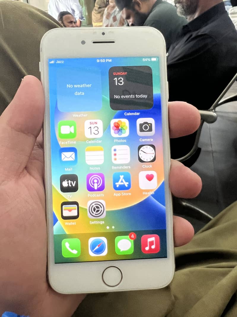 Apple iPhone 8 4