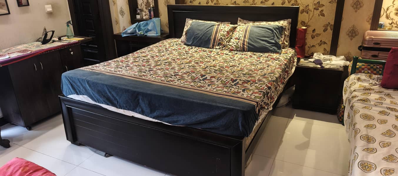 king size bed set with 2 side tables 1