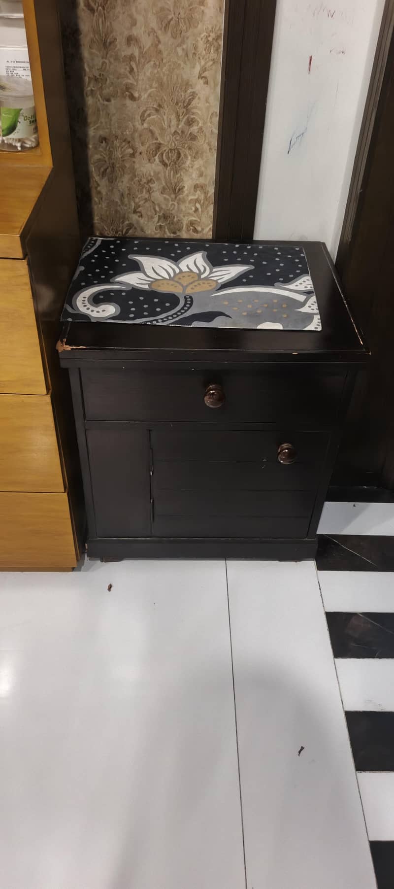 king size bed set with 2 side tables 2