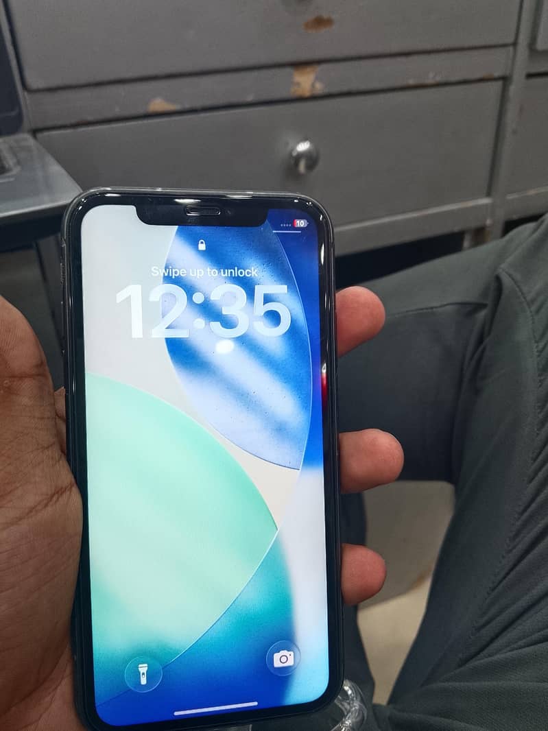 Apple iPhone 11 3