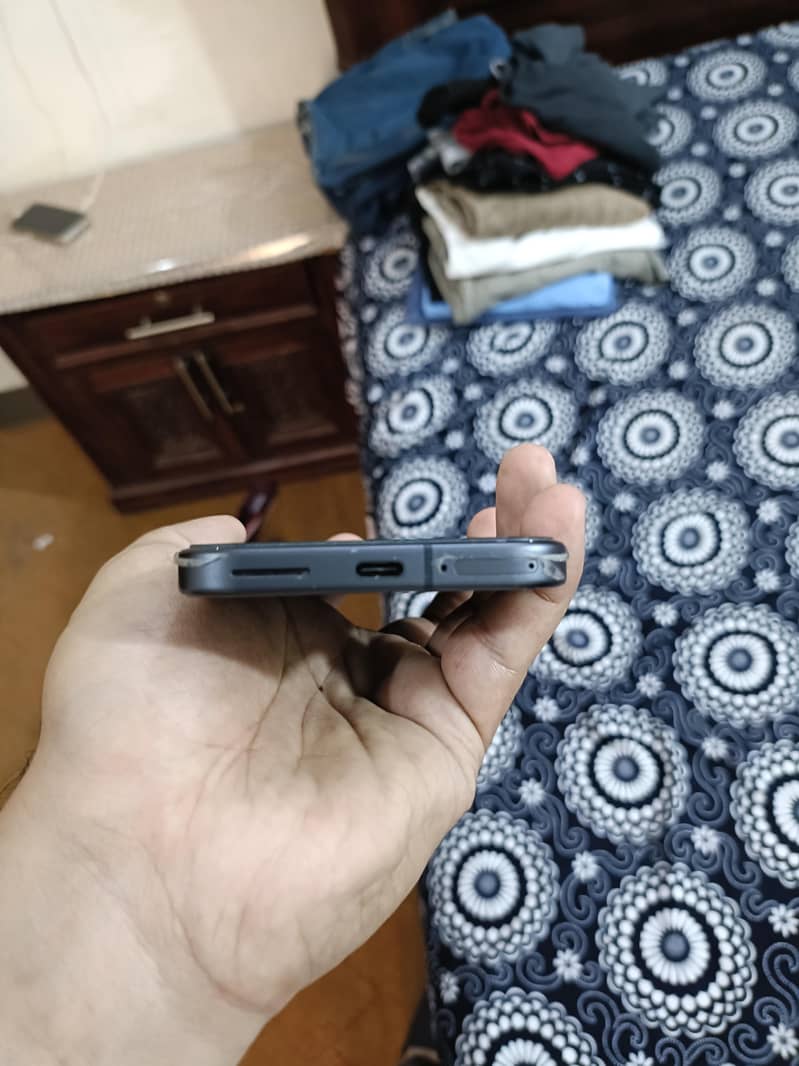 Google Pixel 9 4