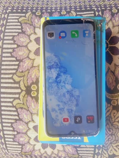 Tecno Spark 6 Go 4 64 mobile box