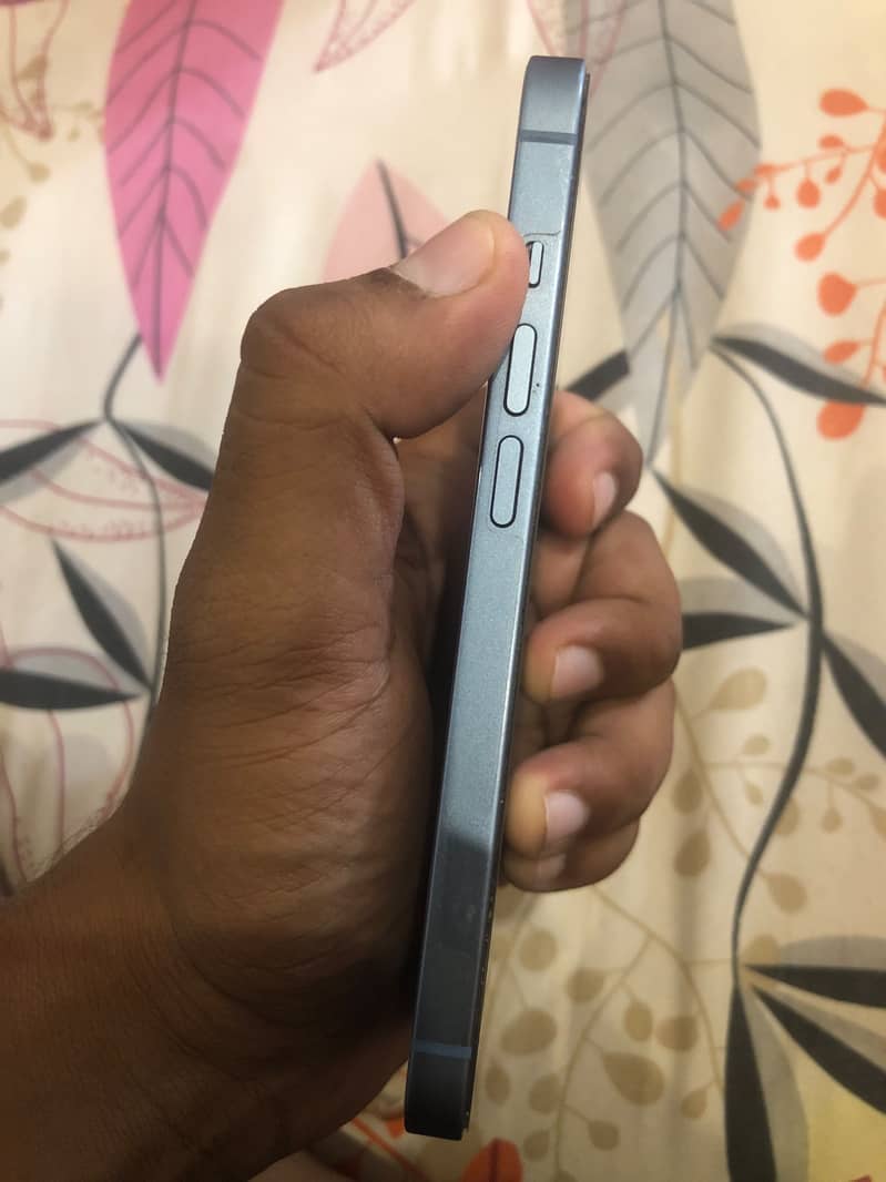 Apple iPhone 14 1