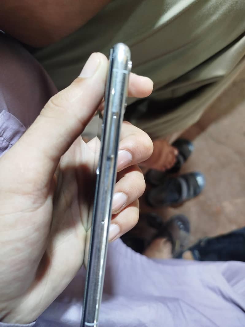 Apple iPhone X 3