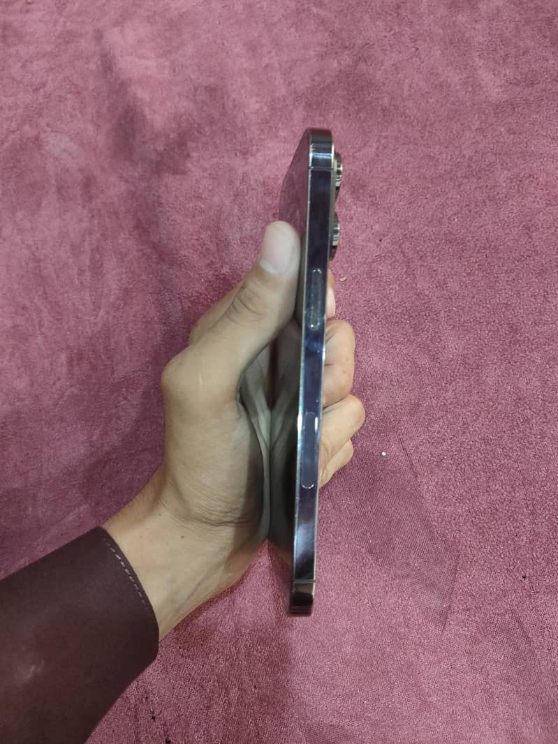 Apple iPhone 14 Pro Max 1