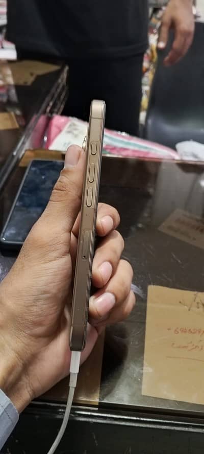Apple iPhone 16 Pro