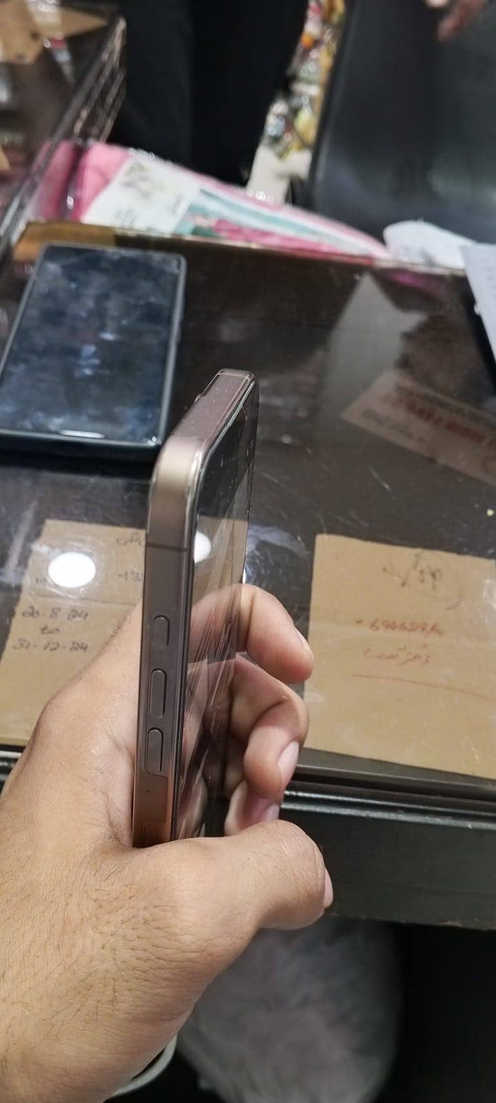 Apple iPhone 16 Pro 2