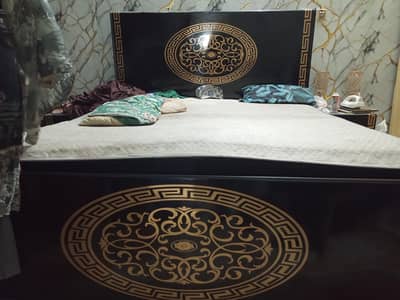 1 bed 2 side table. 1 dressing