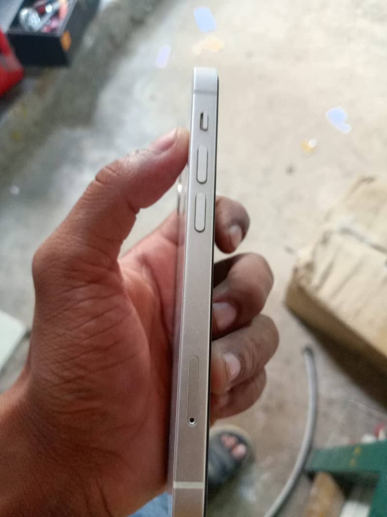 Apple iPhone 12 mini 3