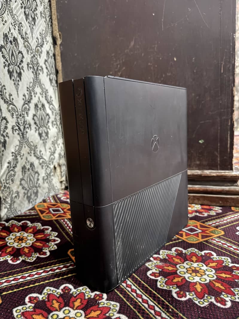 Xbox 360 slimed  edition 0