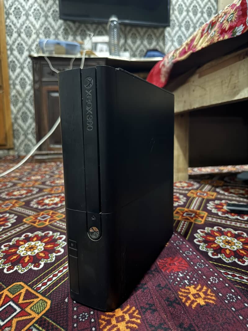 Xbox 360 slimed  edition 1