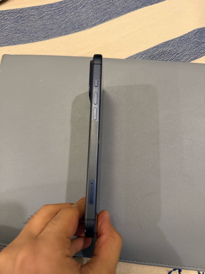 Apple iPhone 17 Pro Max 2
