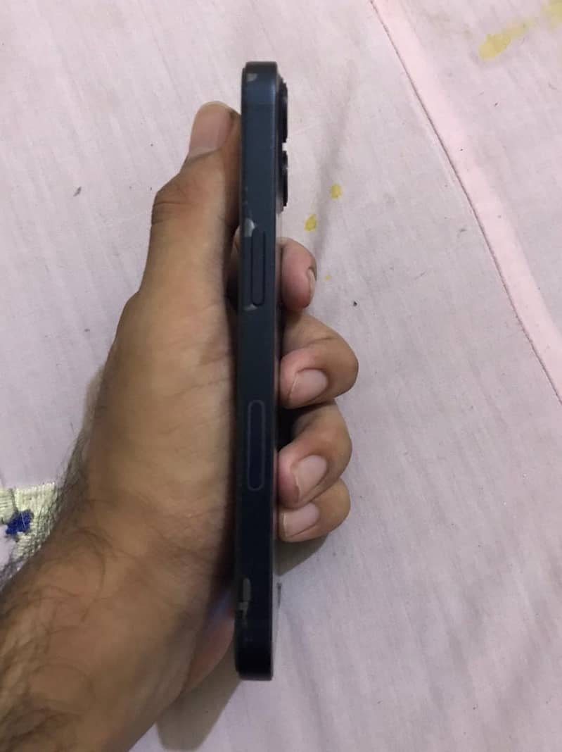 Apple iPhone 13 1