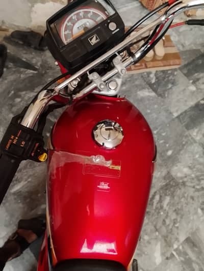 Honda CD 70 2024
