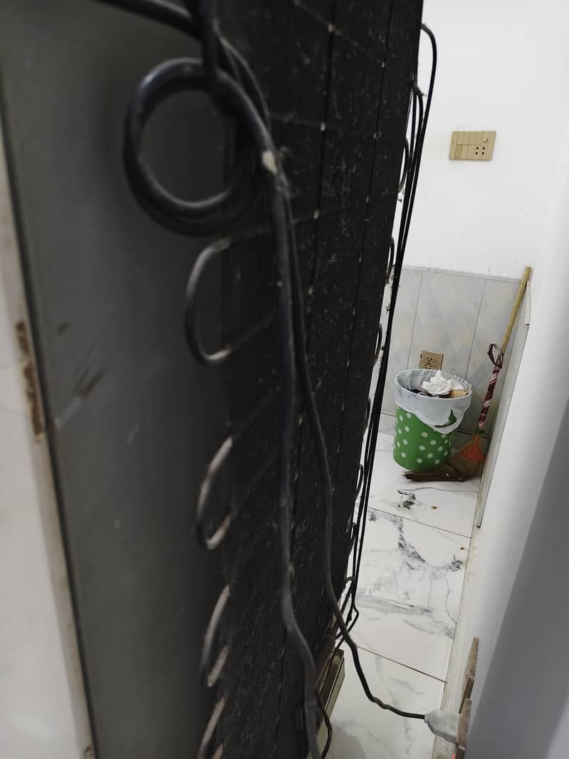 Waves Double-Door Refrigerator 4